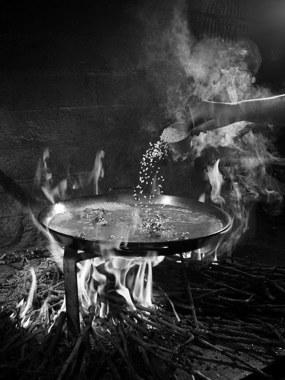 Paella Valenciana con leña